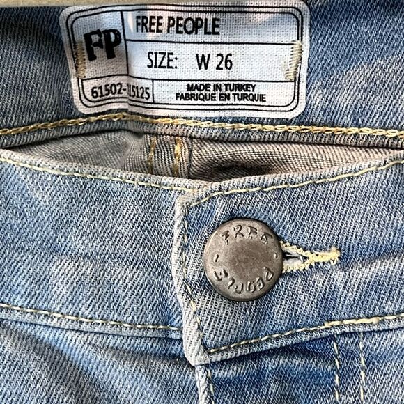 Free People Anthropologie Distressed Fringe High Waisted Ankle Jeans Sz 26 - Picture 4 of 8